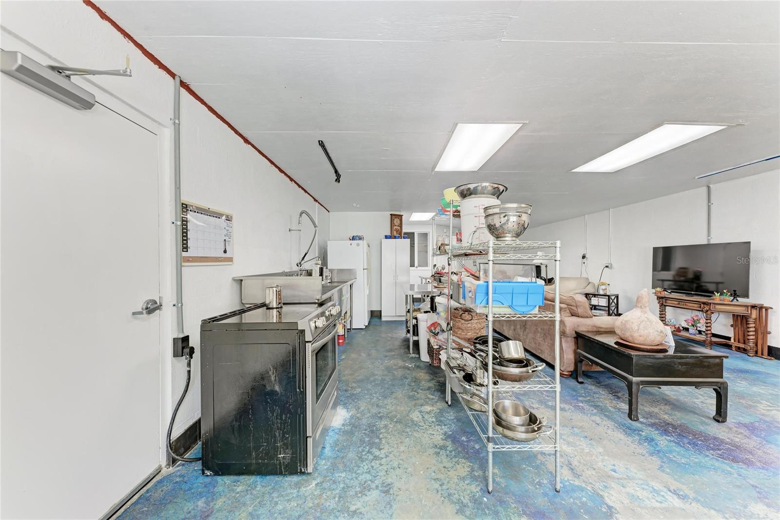 Image 66 of 88 For 1499 17th Street W