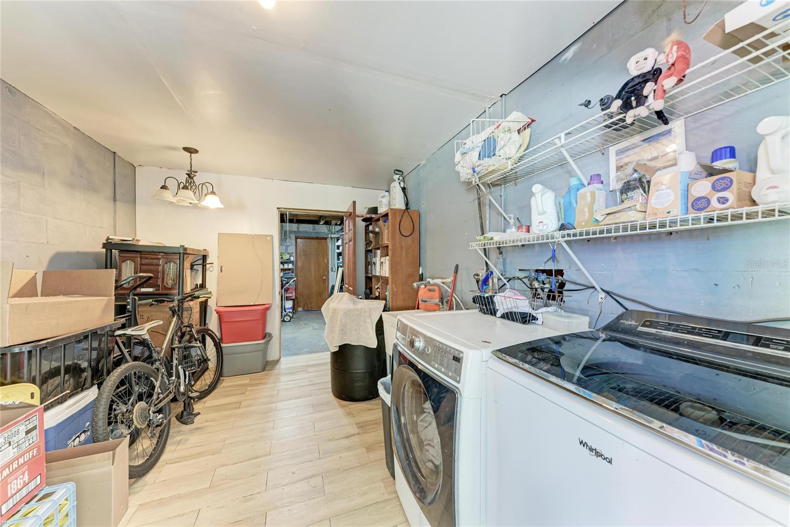 Image 73 of 88 For 1499 17th Street W