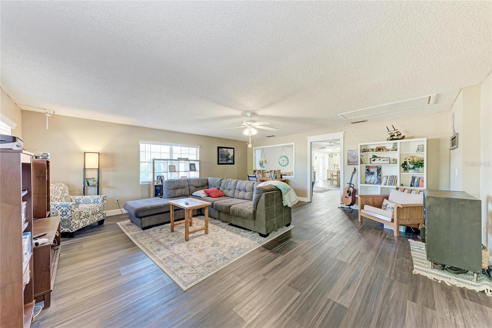 Image 9 of 88 For 1499 17th Street W