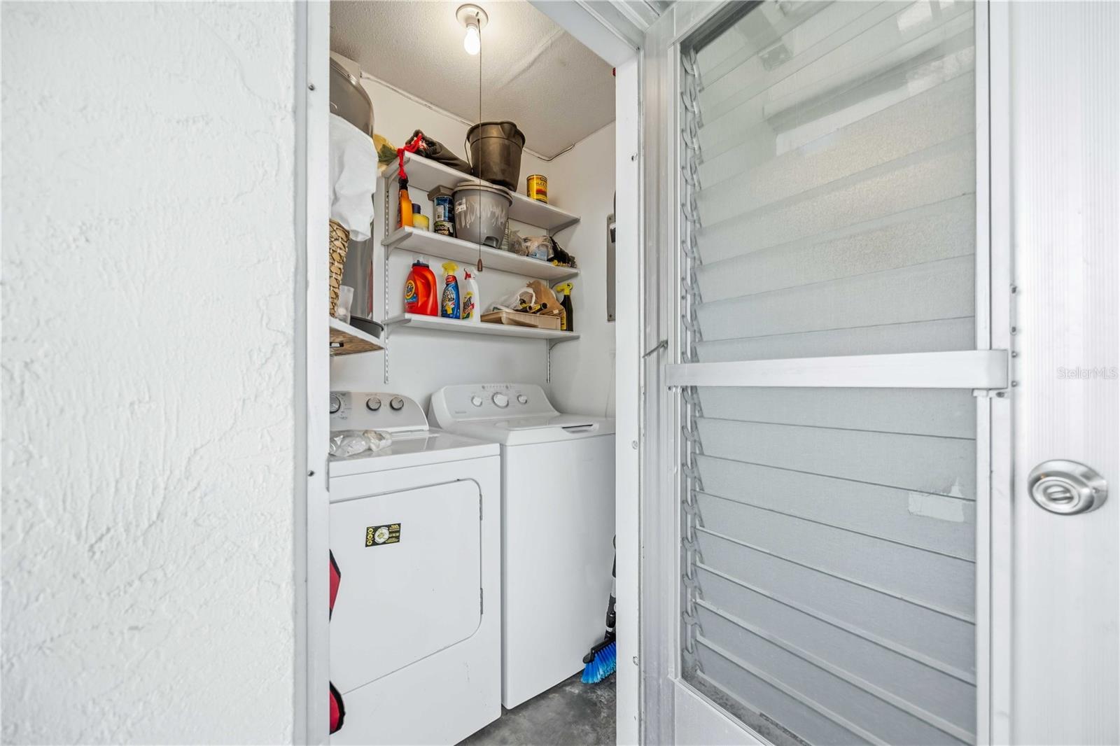 Image 20 of 56 For 1015 Beach Manor Circle 53