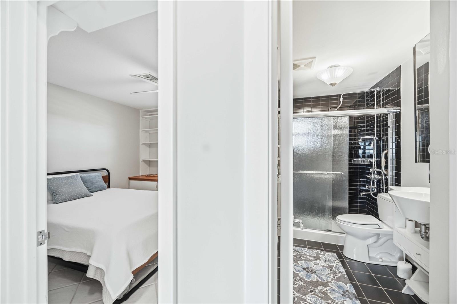 Image 43 of 56 For 1015 Beach Manor Circle 53