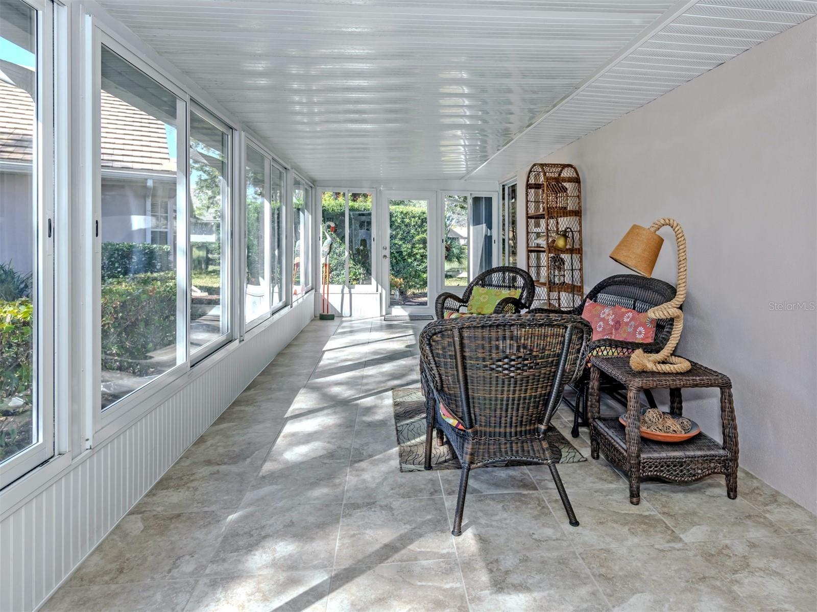 Image 24 of 80 For 575 Clubside Circle 35