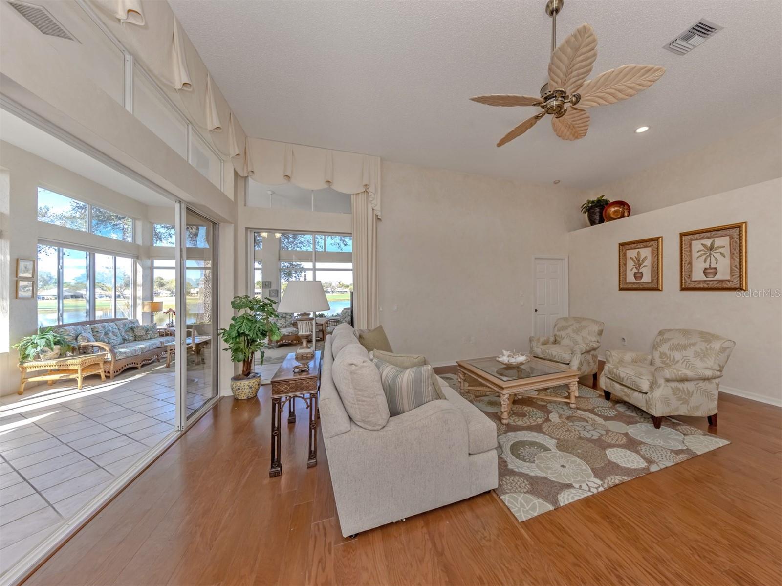 Image 11 of 86 For 620 Crossfield Circle 38