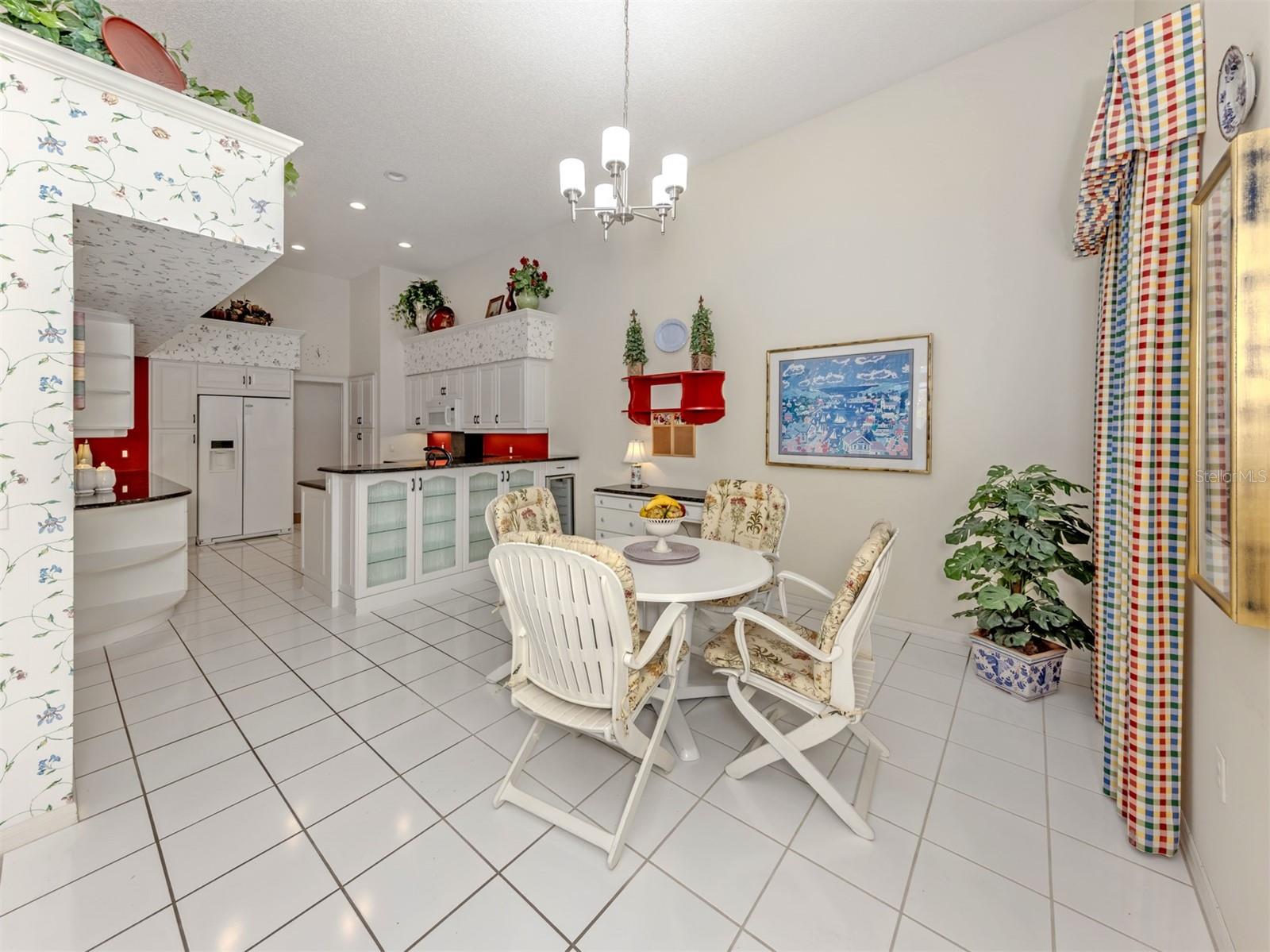 Image 15 of 86 For 620 Crossfield Circle 38