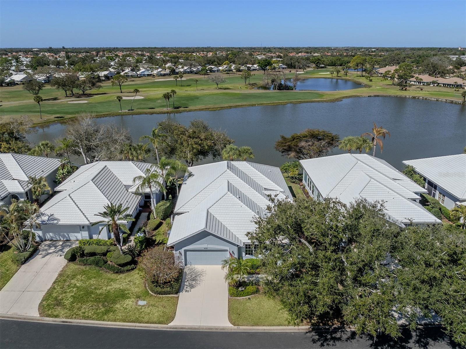 Image 2 of 86 For 620 Crossfield Circle 38