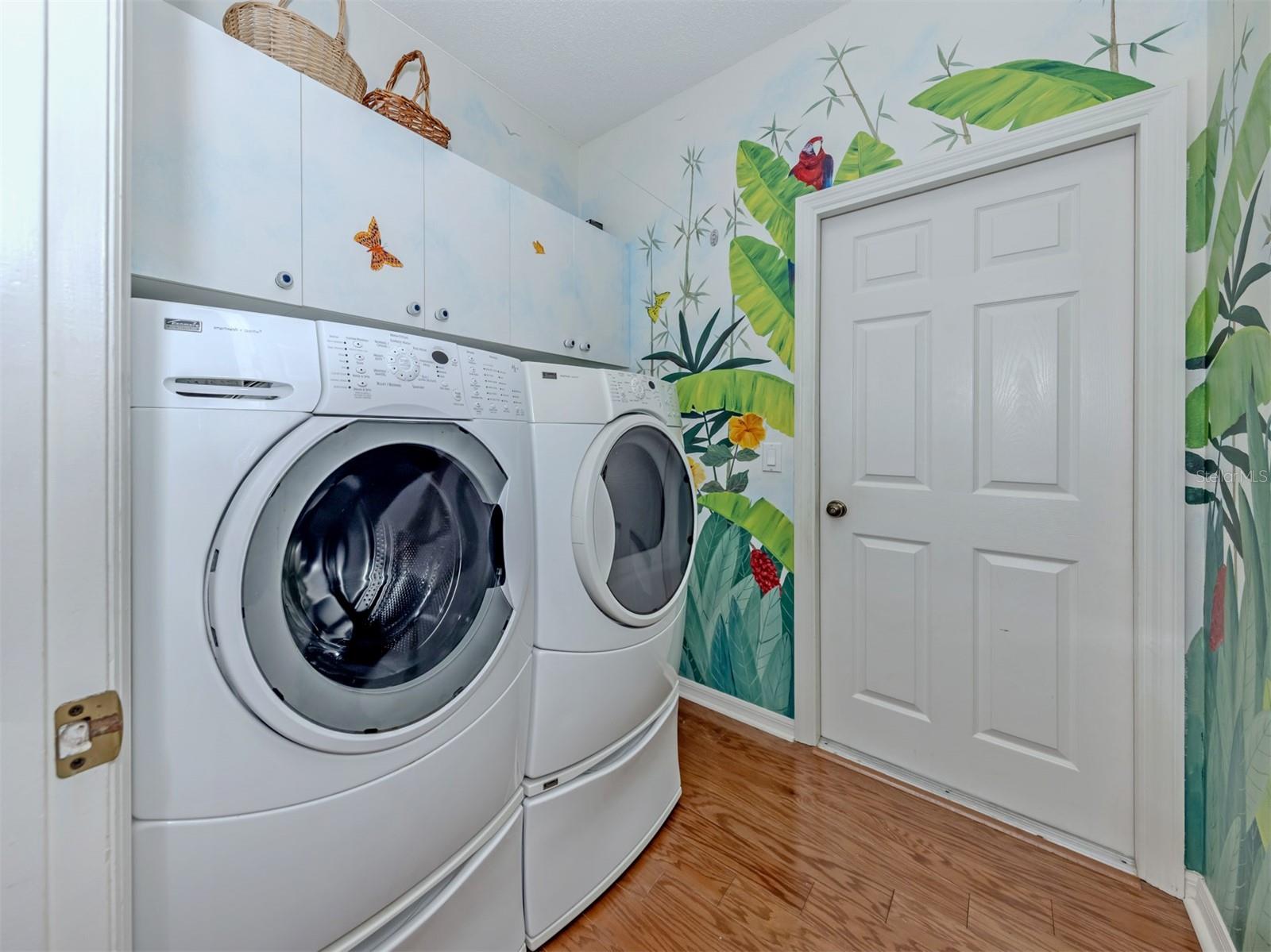 Image 28 of 86 For 620 Crossfield Circle 38