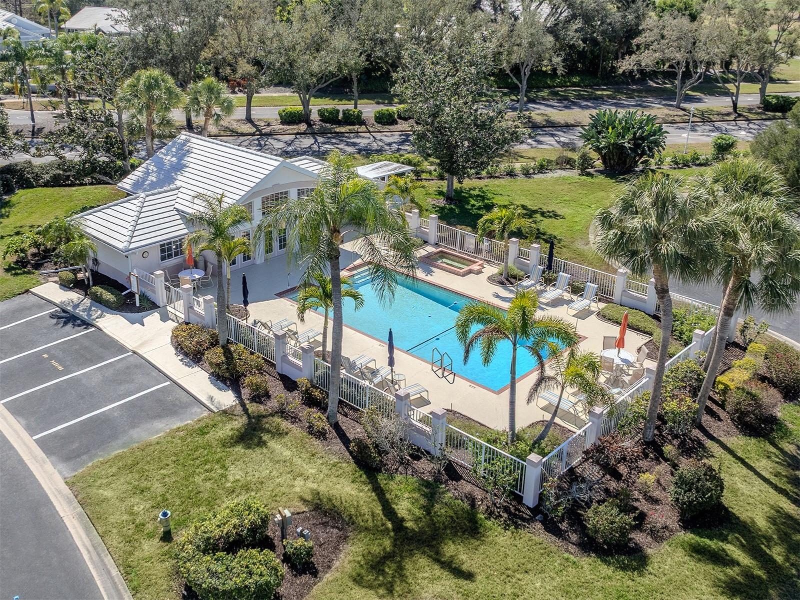 Image 36 of 86 For 620 Crossfield Circle 38