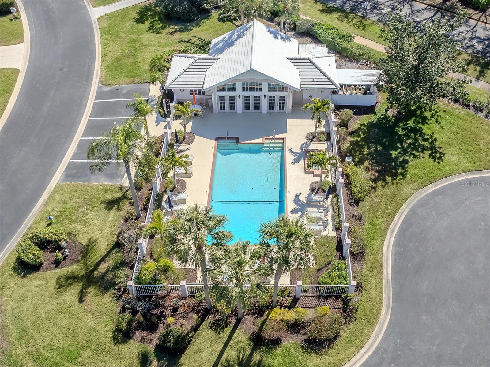 Image 37 of 86 For 620 Crossfield Circle 38