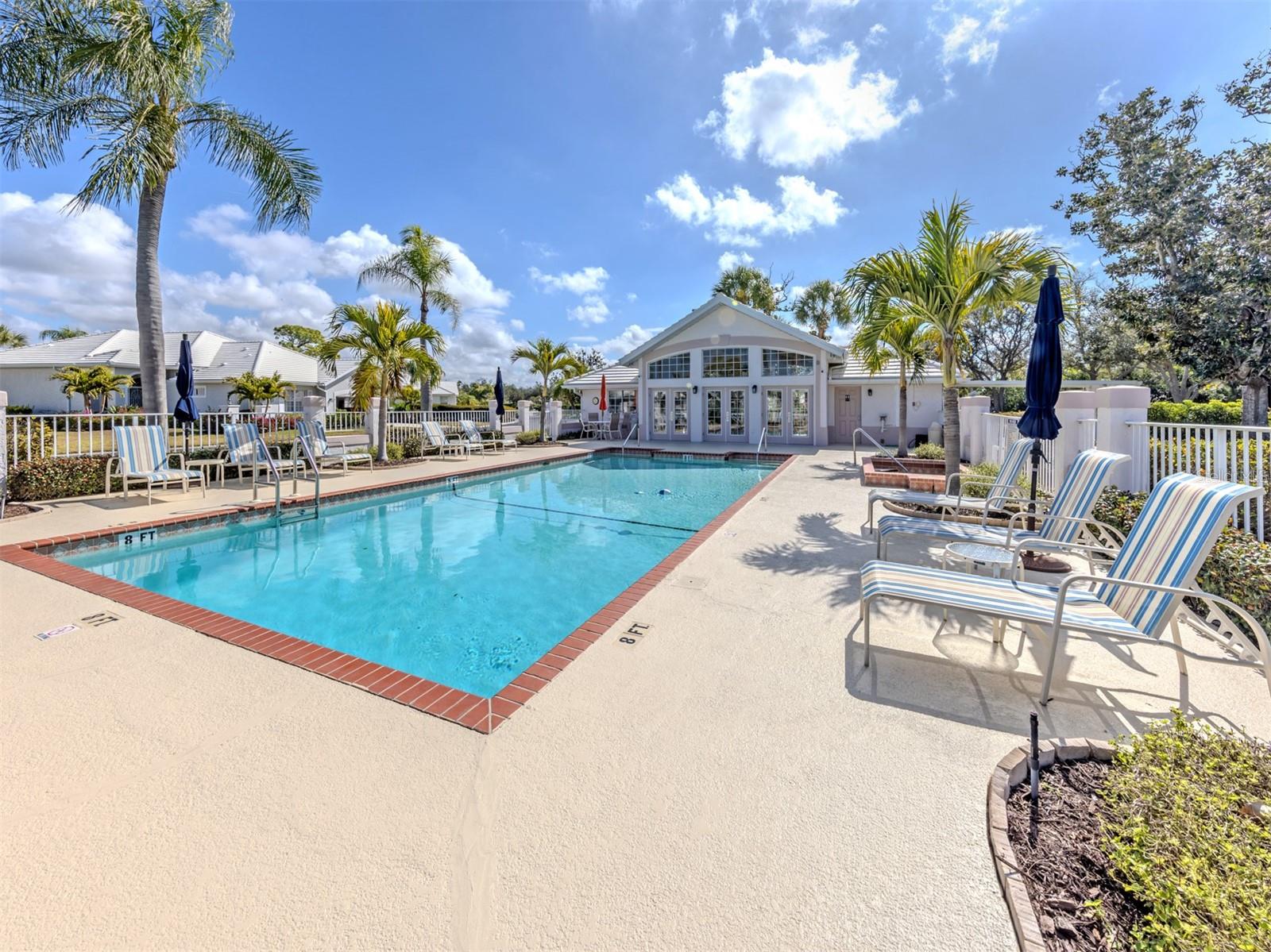 Image 41 of 86 For 620 Crossfield Circle 38