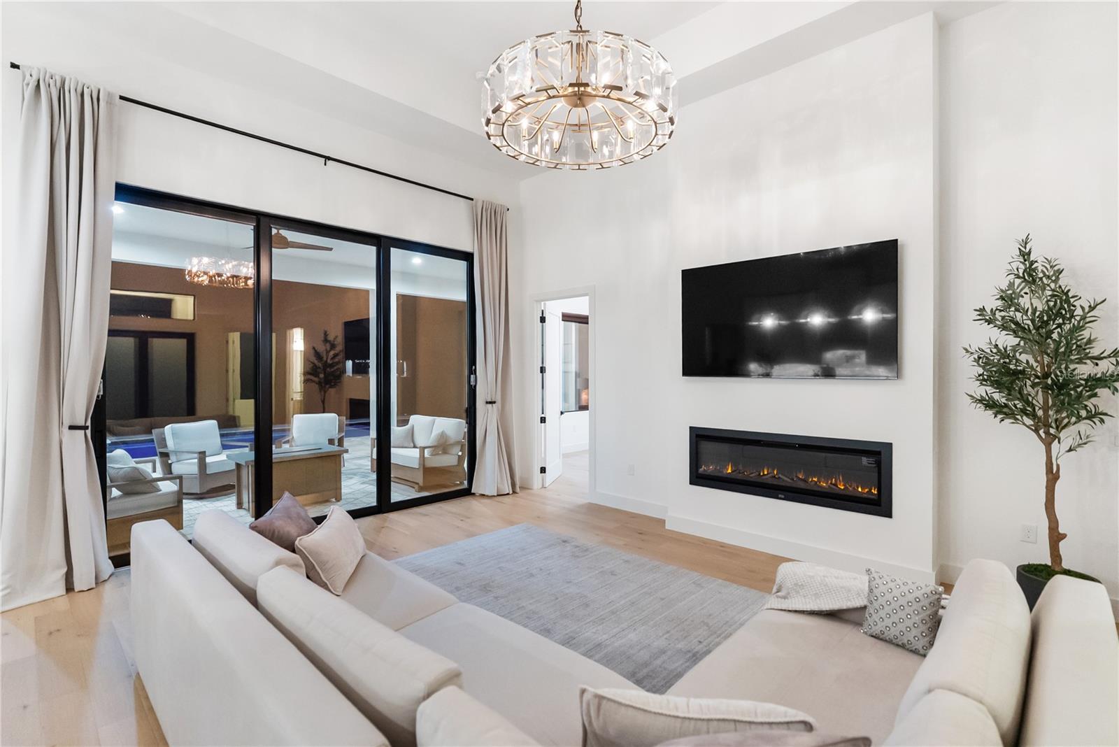 Image 20 of 94 For 13125 Irwin Drive