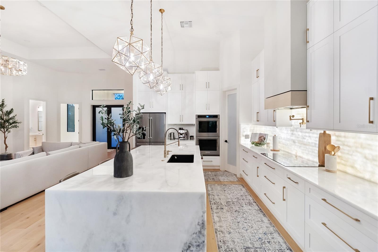 Image 21 of 94 For 13125 Irwin Drive