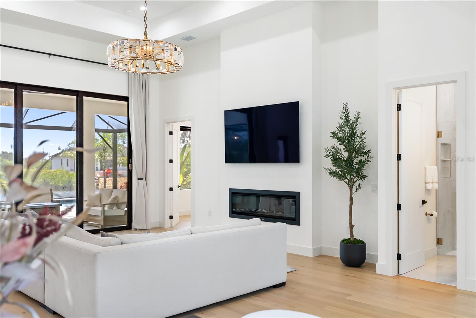 Image 56 of 94 For 13125 Irwin Drive