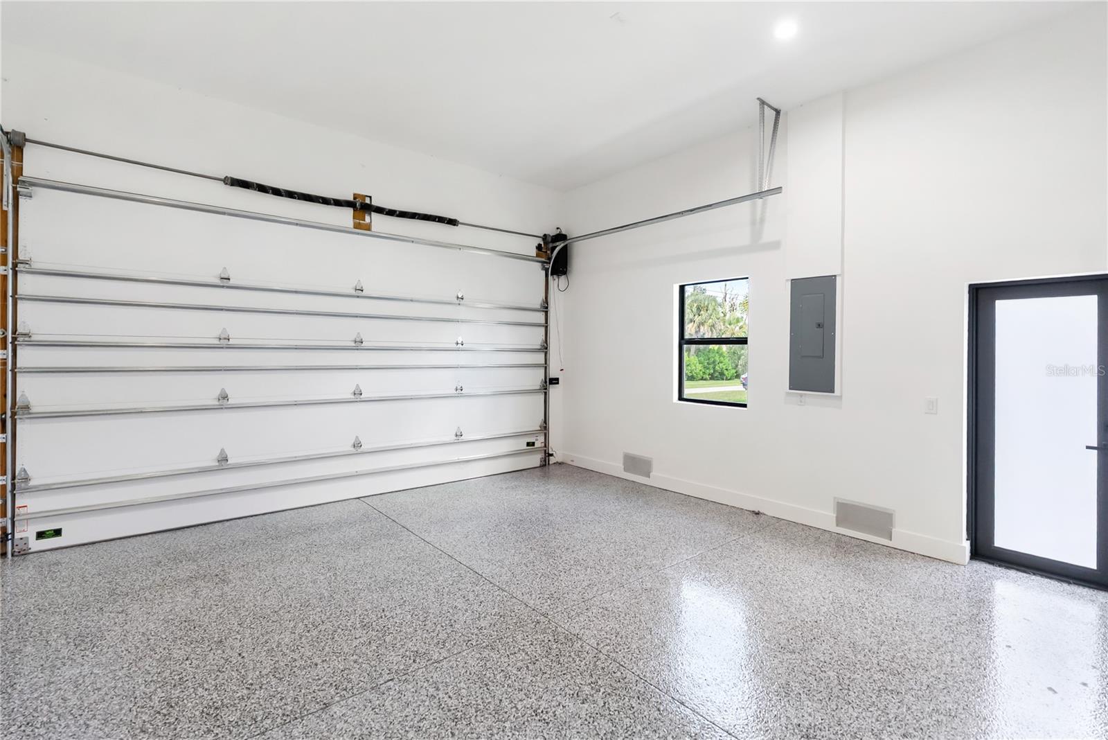 Image 88 of 94 For 13125 Irwin Drive