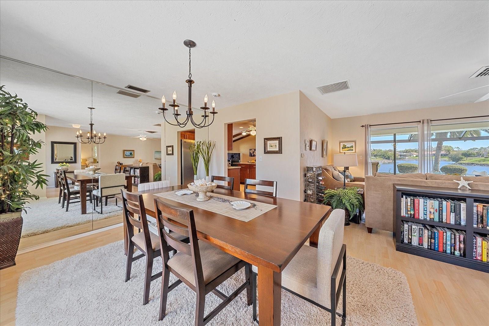 Listing photo id 9 for 1824 Raintree Lane