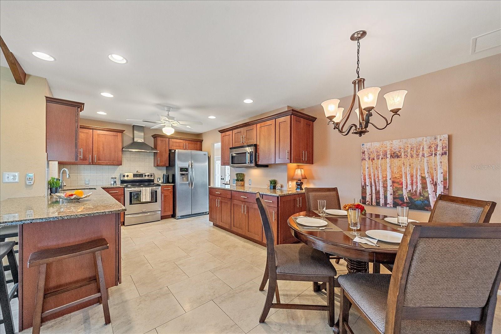 Listing photo id 11 for 1824 Raintree Lane