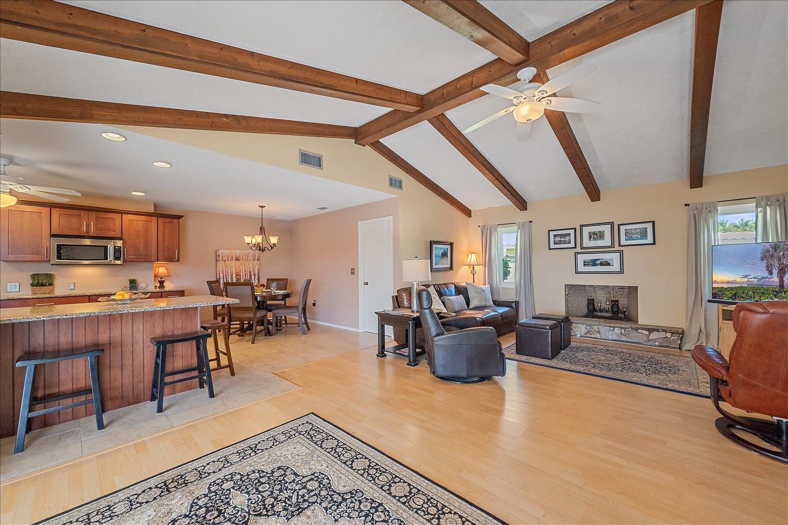 Listing photo id 20 for 1824 Raintree Lane