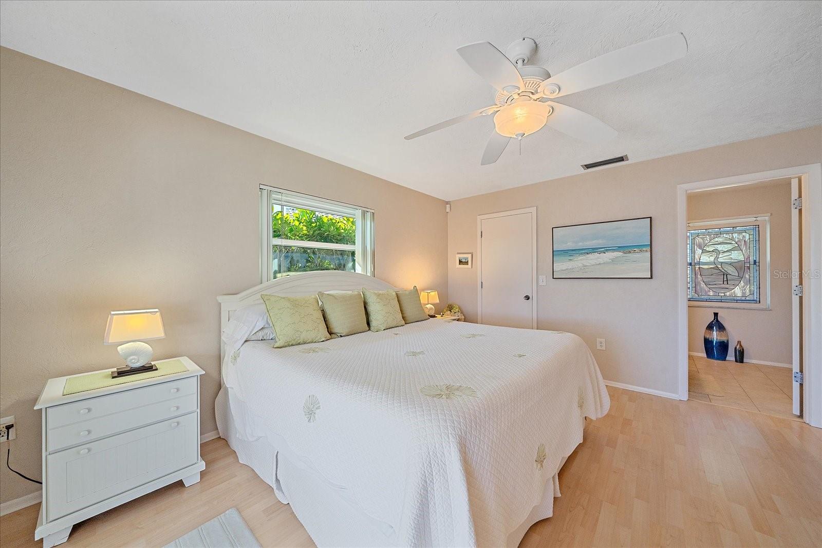 Listing photo id 25 for 1824 Raintree Lane