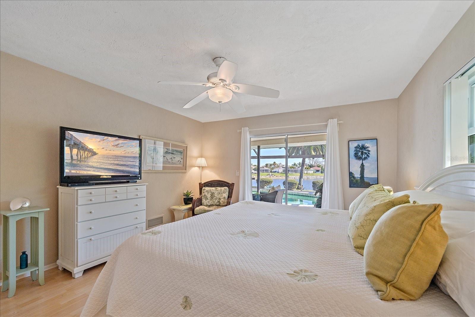 Listing photo id 26 for 1824 Raintree Lane