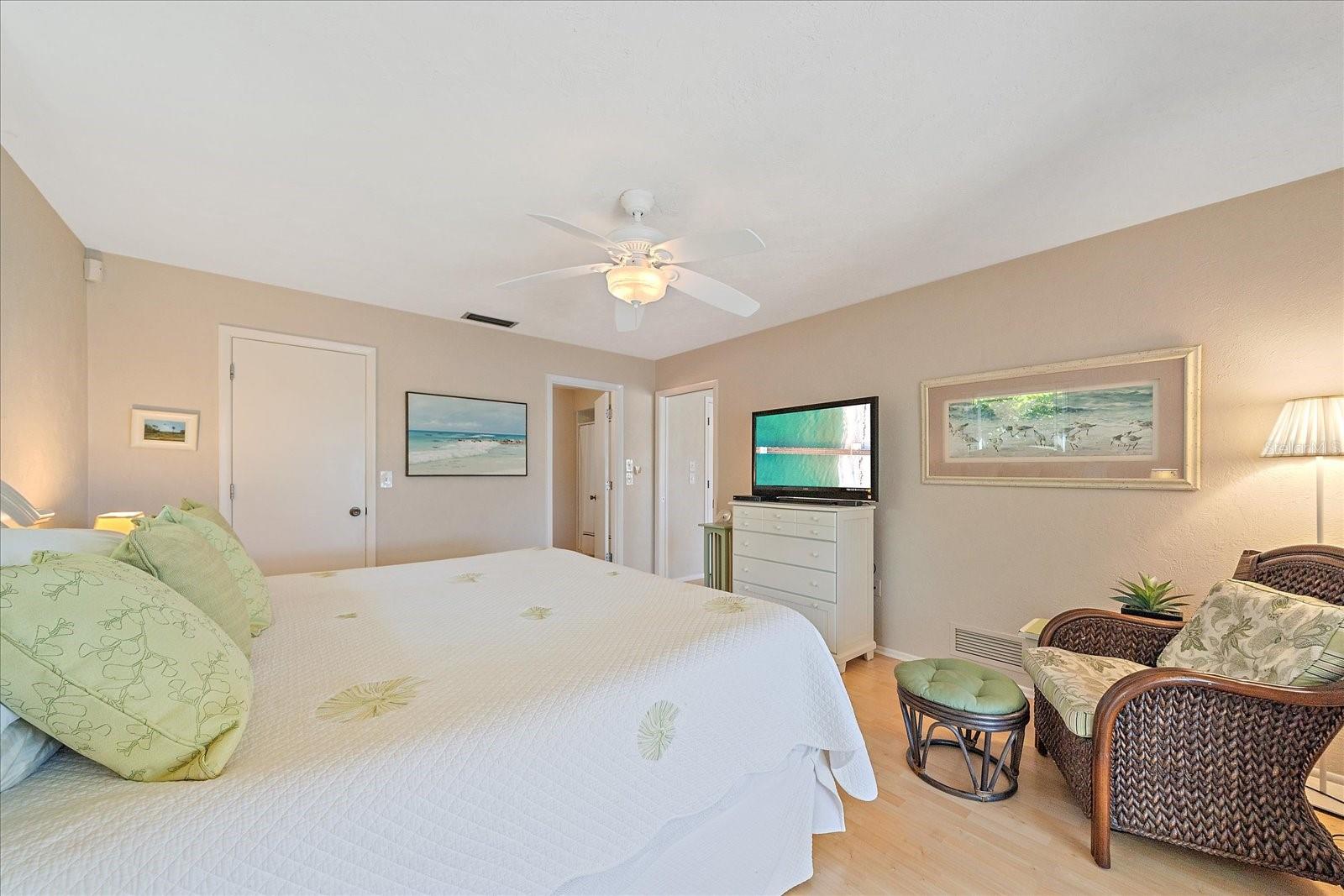 Listing photo id 27 for 1824 Raintree Lane