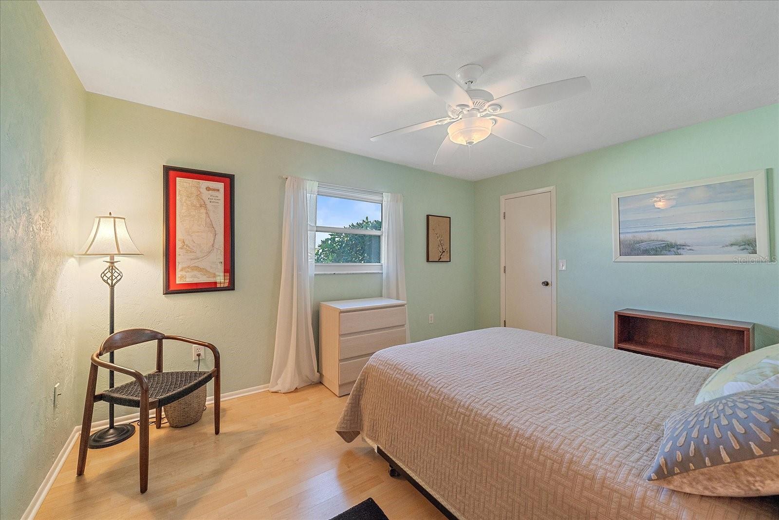 Listing photo id 30 for 1824 Raintree Lane