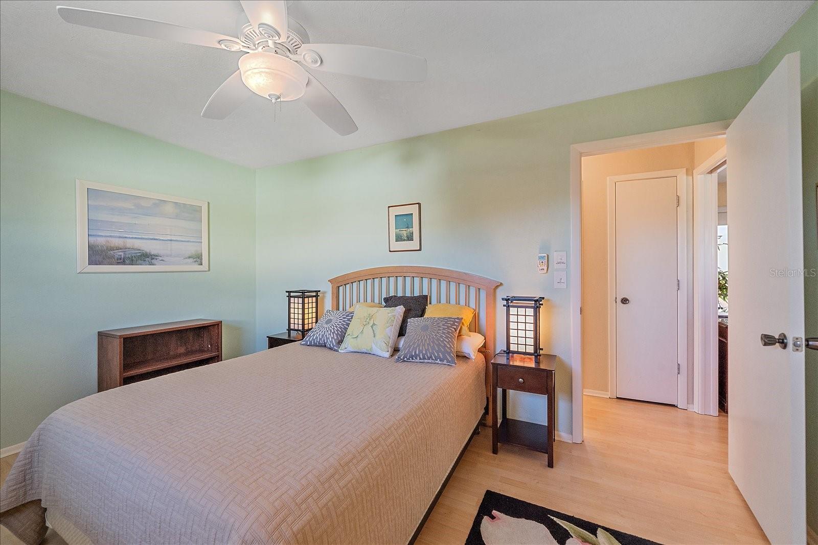 Listing photo id 31 for 1824 Raintree Lane