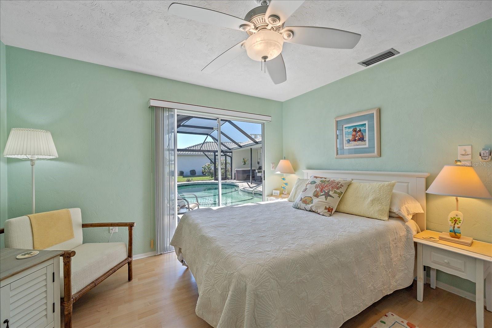 Listing photo id 33 for 1824 Raintree Lane