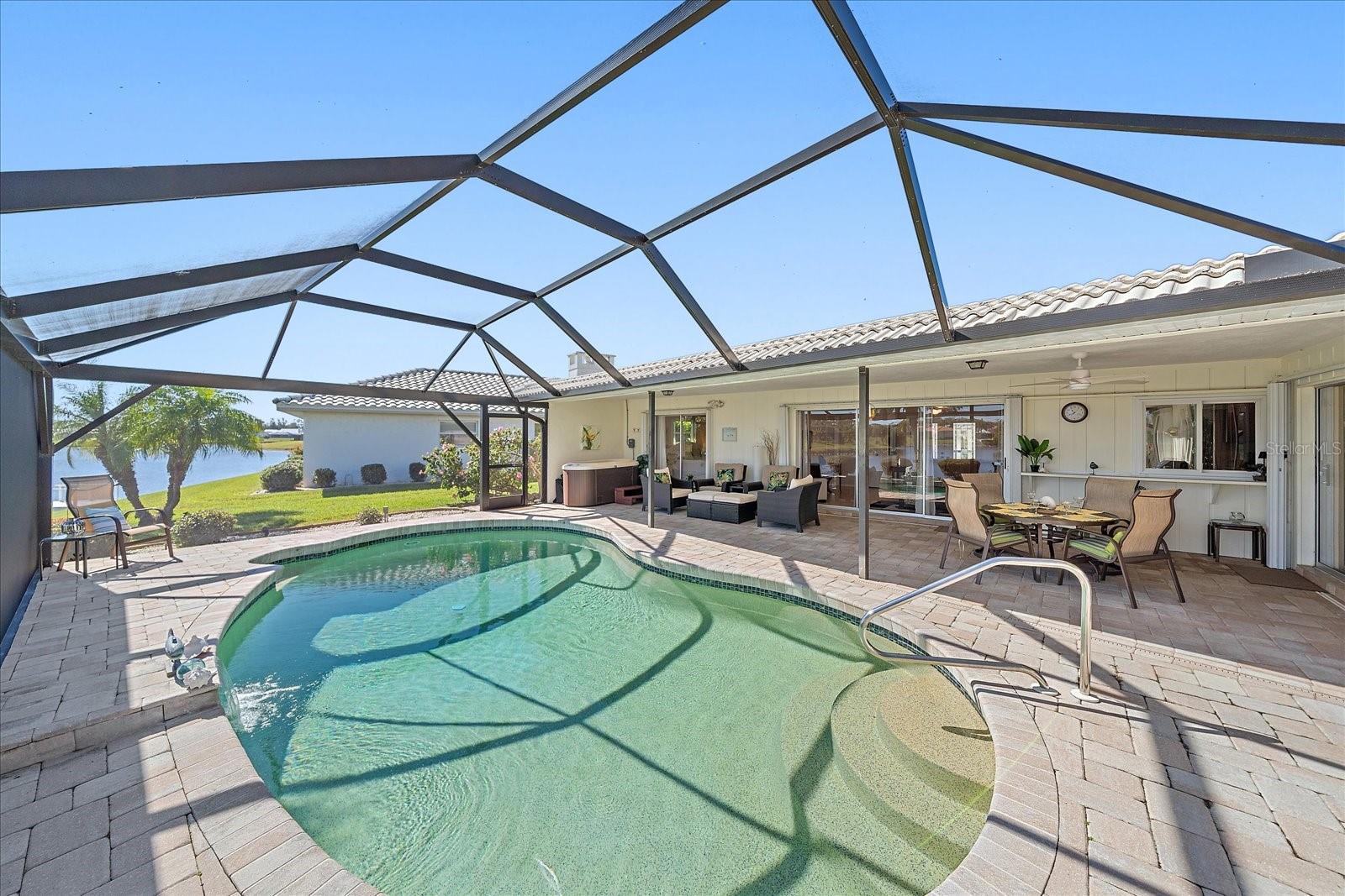 Listing photo id 40 for 1824 Raintree Lane