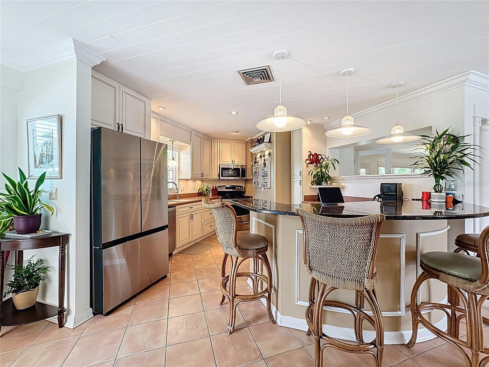 Image 10 of 48 For 337 Harbor Drive S