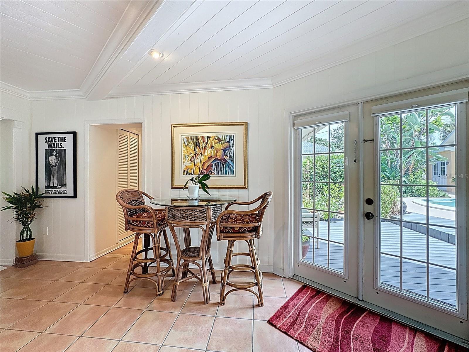 Image 12 of 48 For 337 Harbor Drive S