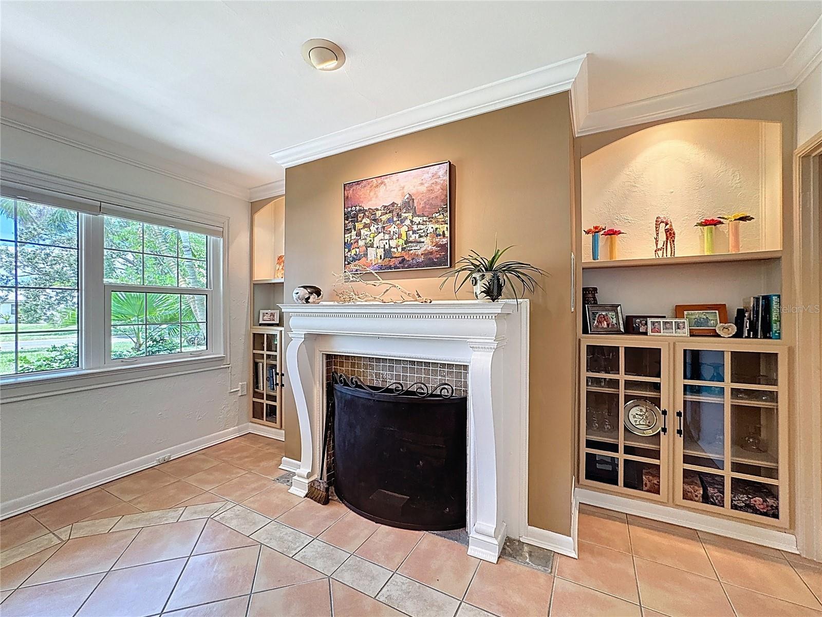 Image 15 of 48 For 337 Harbor Drive S