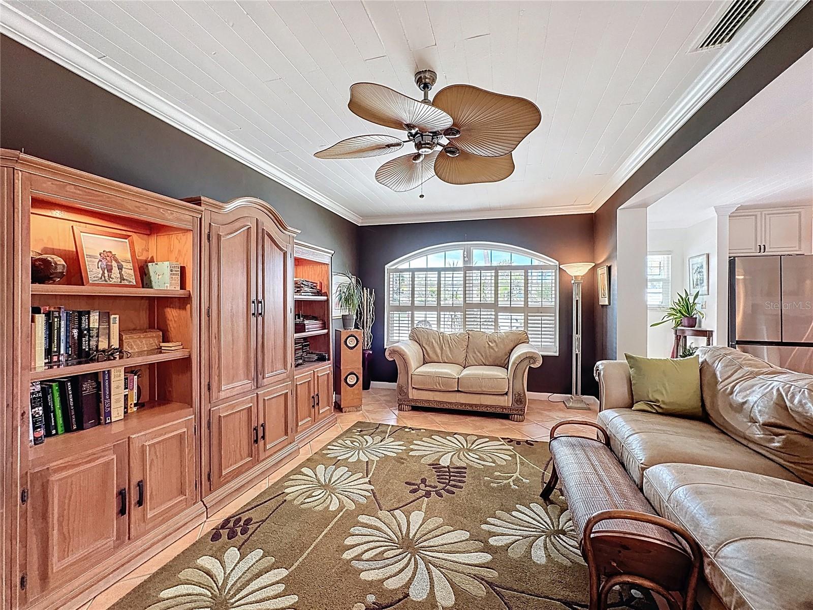 Image 16 of 48 For 337 Harbor Drive S