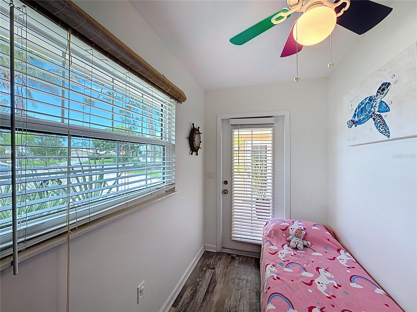 Image 22 of 48 For 337 Harbor Drive S