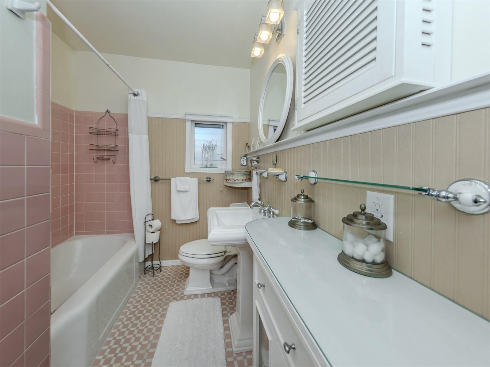 Image 25 of 48 For 337 Harbor Drive S