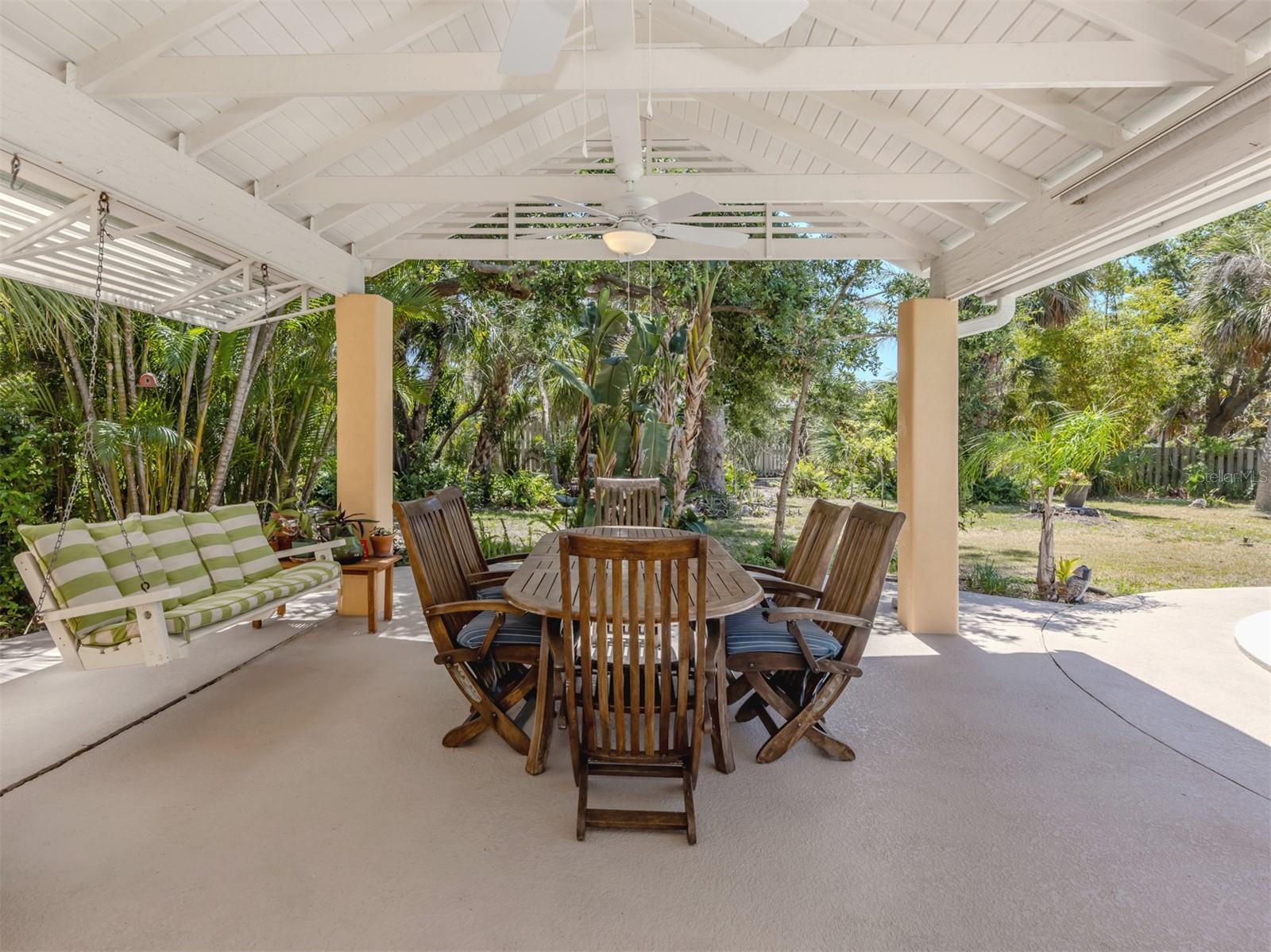 Image 27 of 48 For 337 Harbor Drive S