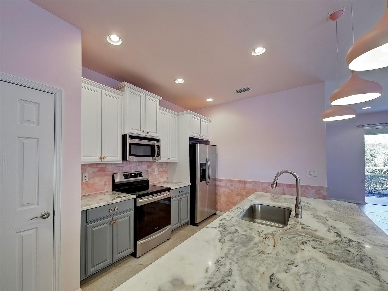 Image 14 of 61 For 4344 Lenox Boulevard