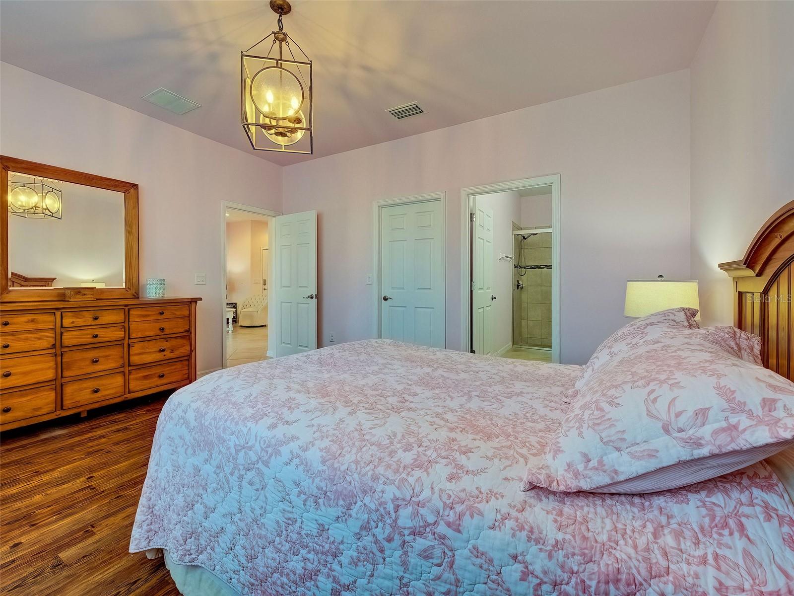 Image 19 of 61 For 4344 Lenox Boulevard