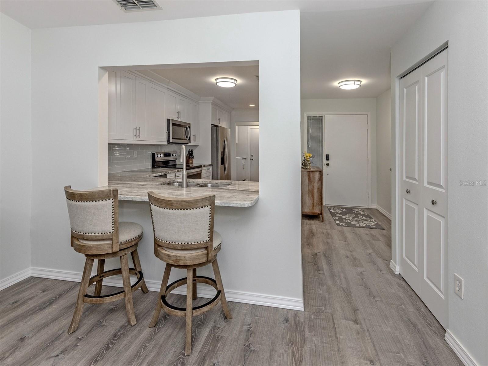 Image 11 of 82 For 601 Pinebrook Crescent 1