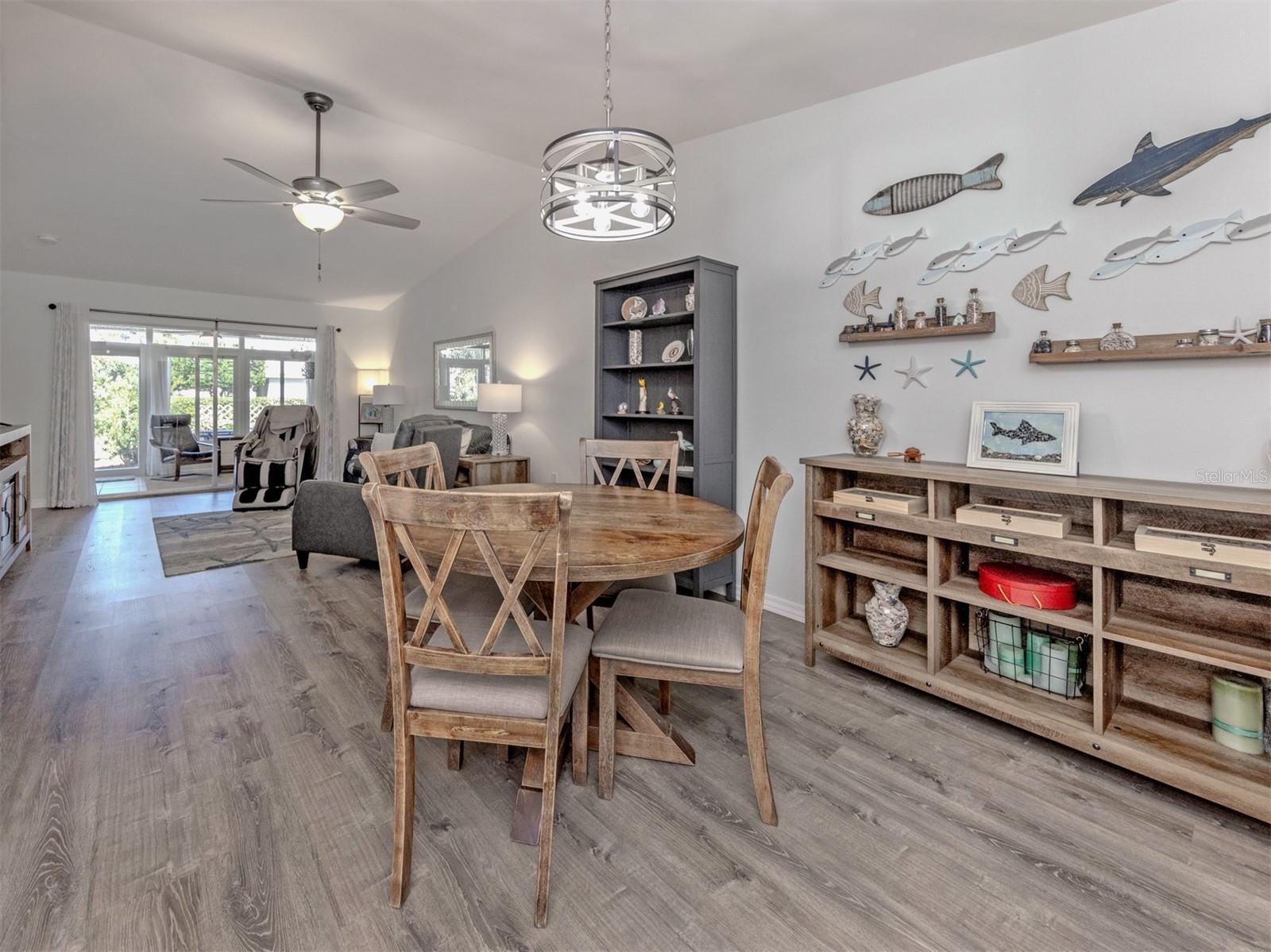 Image 13 of 82 For 601 Pinebrook Crescent 1