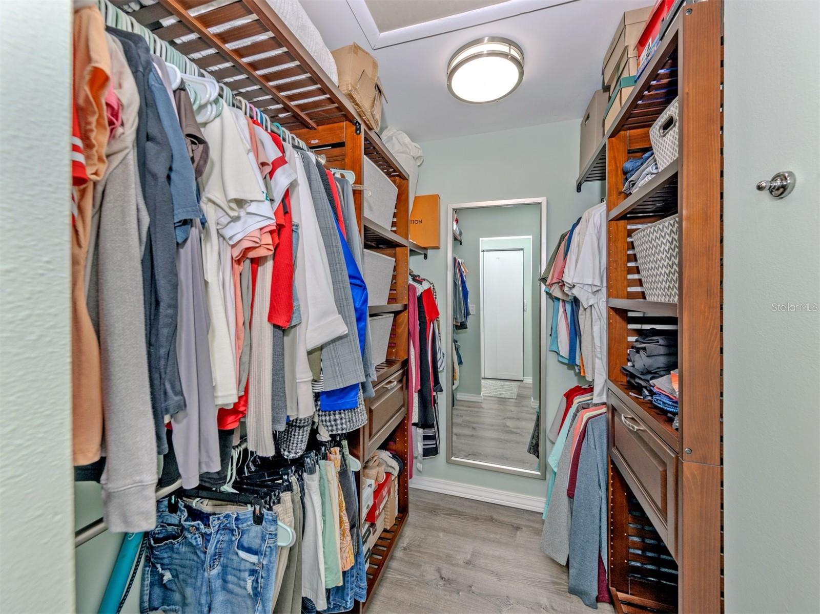 Image 22 of 82 For 601 Pinebrook Crescent 1