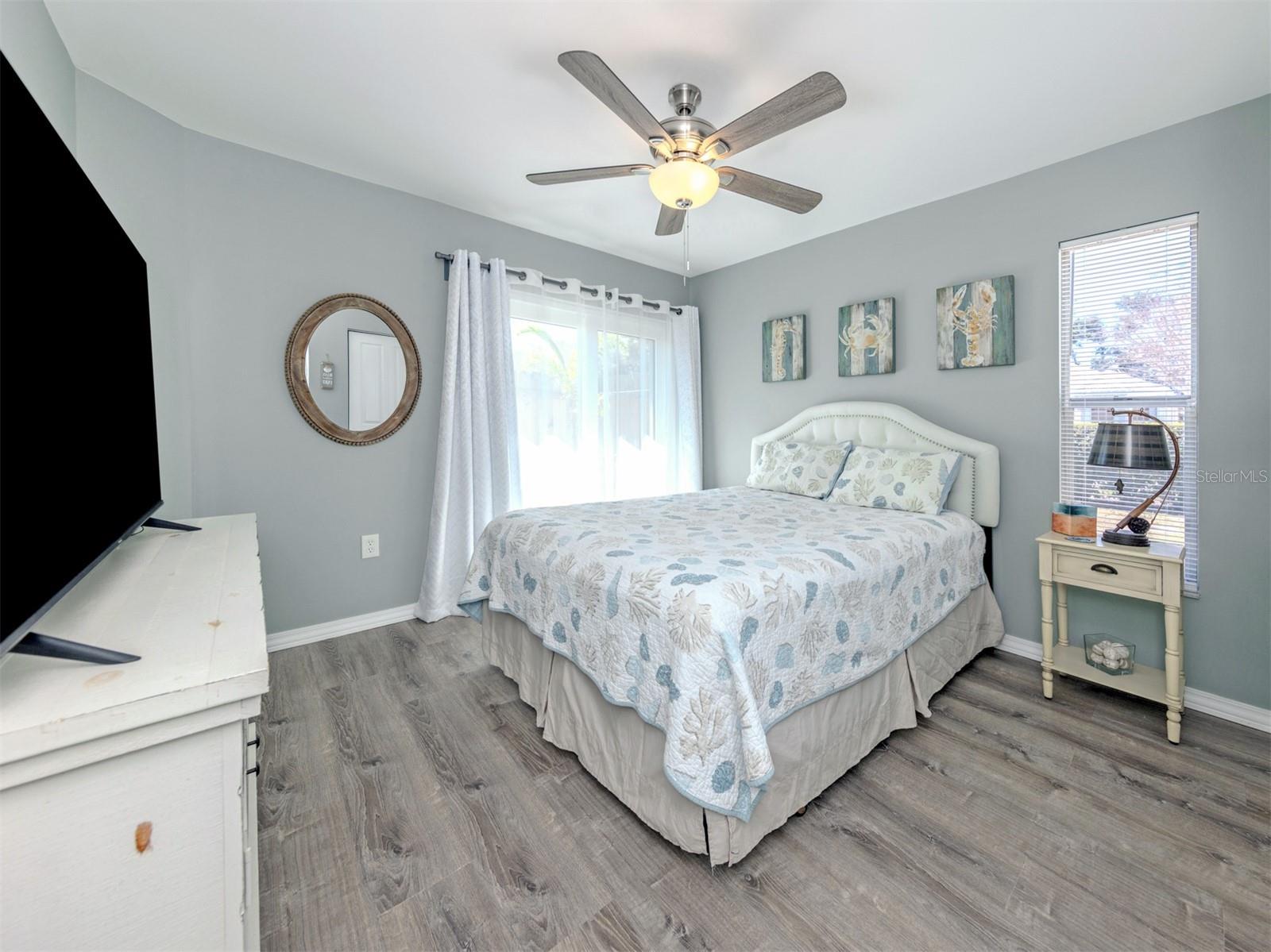 Image 23 of 82 For 601 Pinebrook Crescent 1