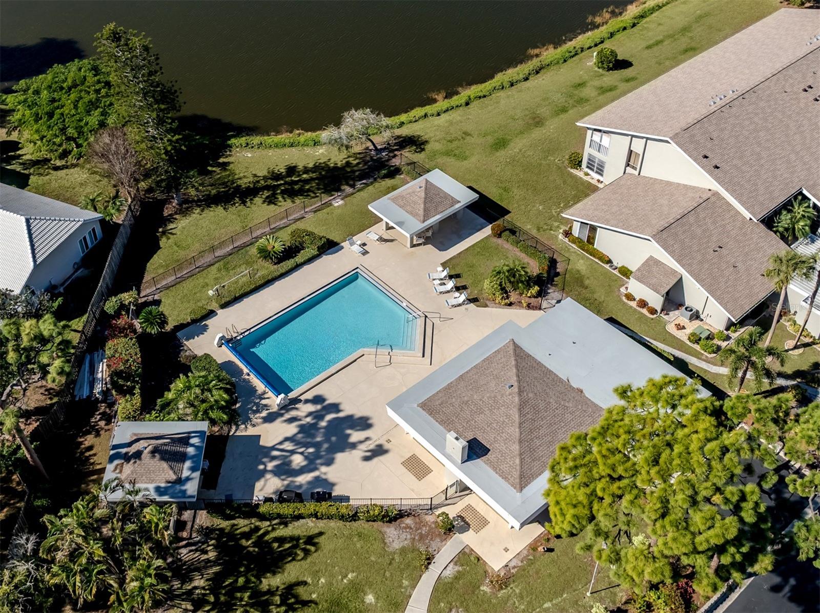 Image 33 of 82 For 601 Pinebrook Crescent 1