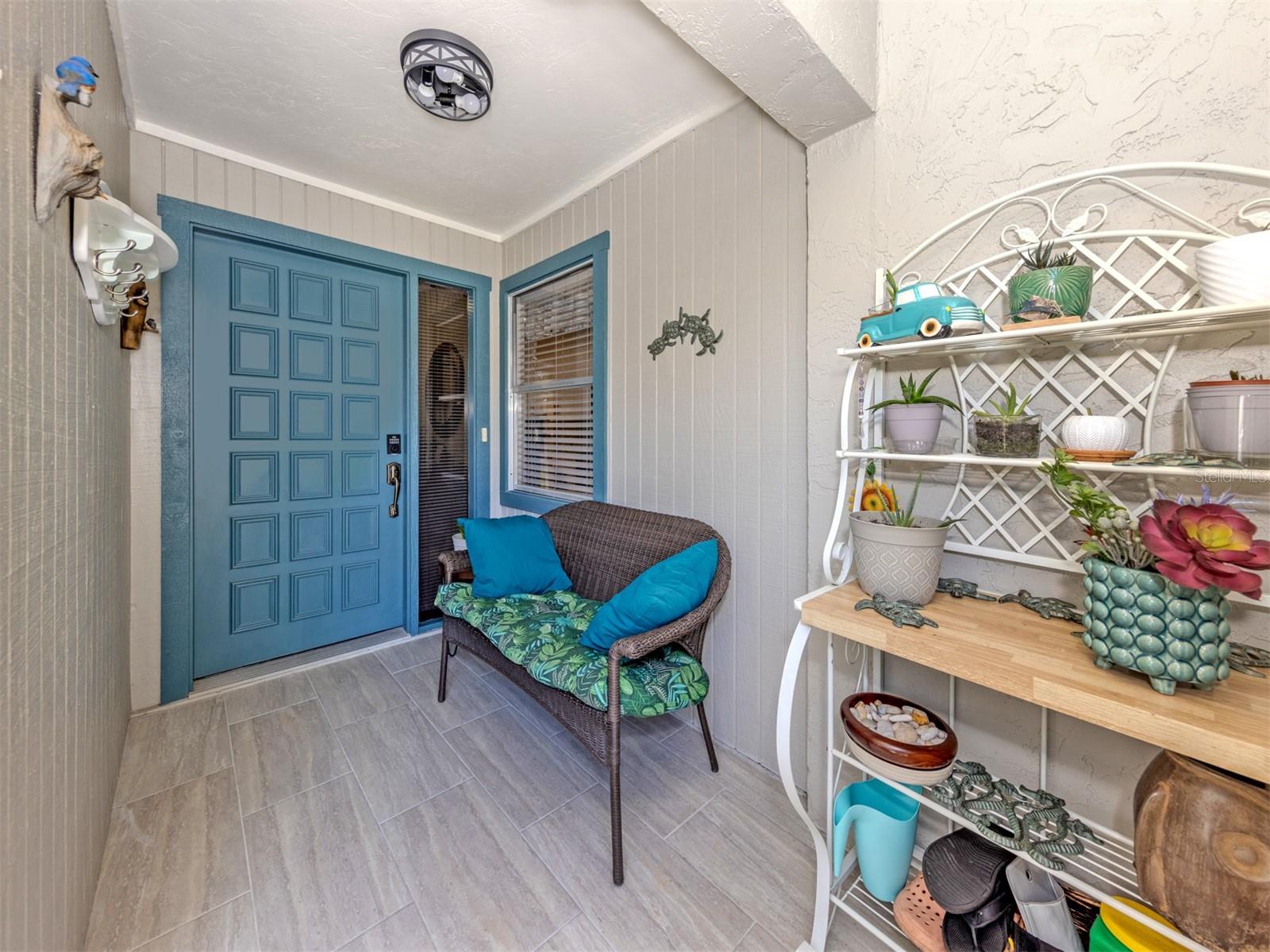 Image 5 of 82 For 601 Pinebrook Crescent 1