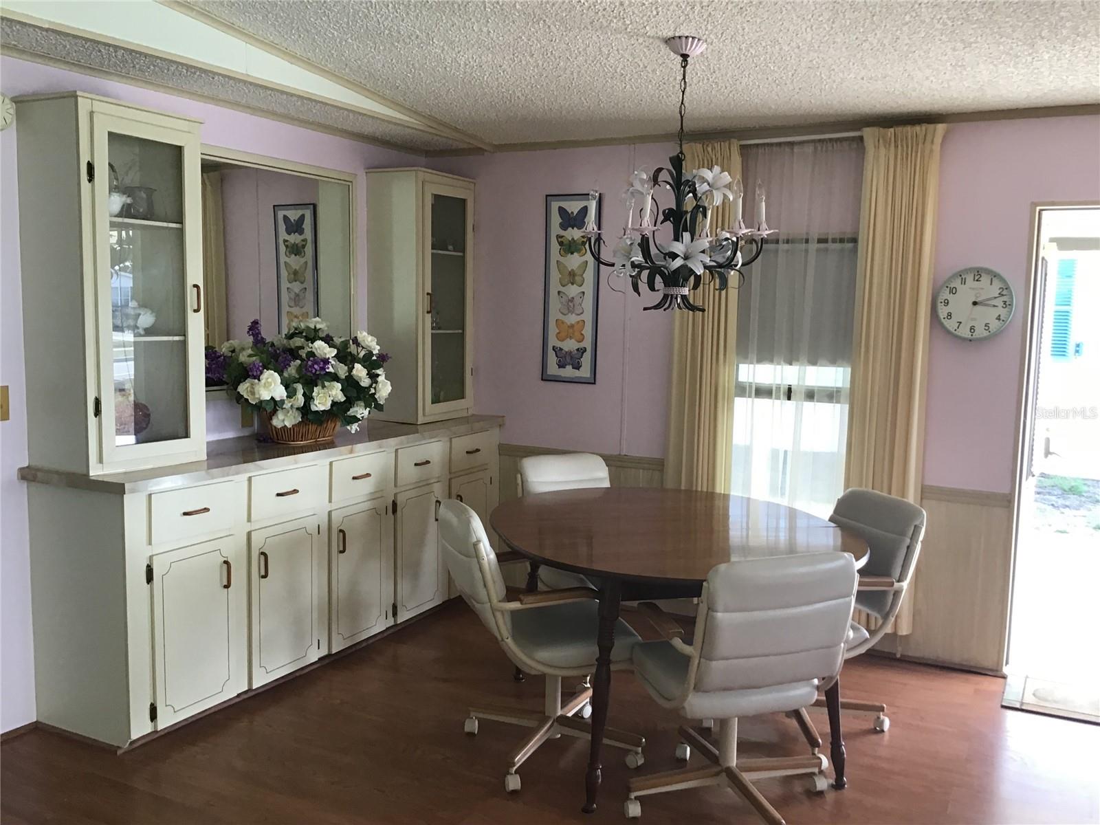 Image 4 of 16 For 6276 Oriole Boulevard