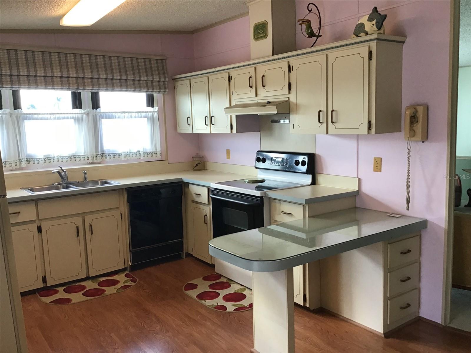 Image 5 of 16 For 6276 Oriole Boulevard