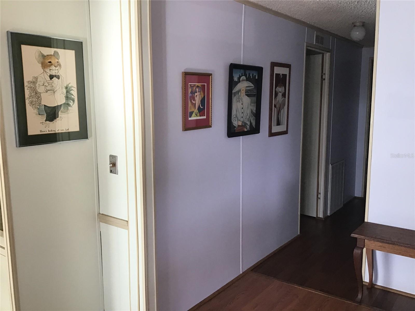 Image 7 of 16 For 6276 Oriole Boulevard