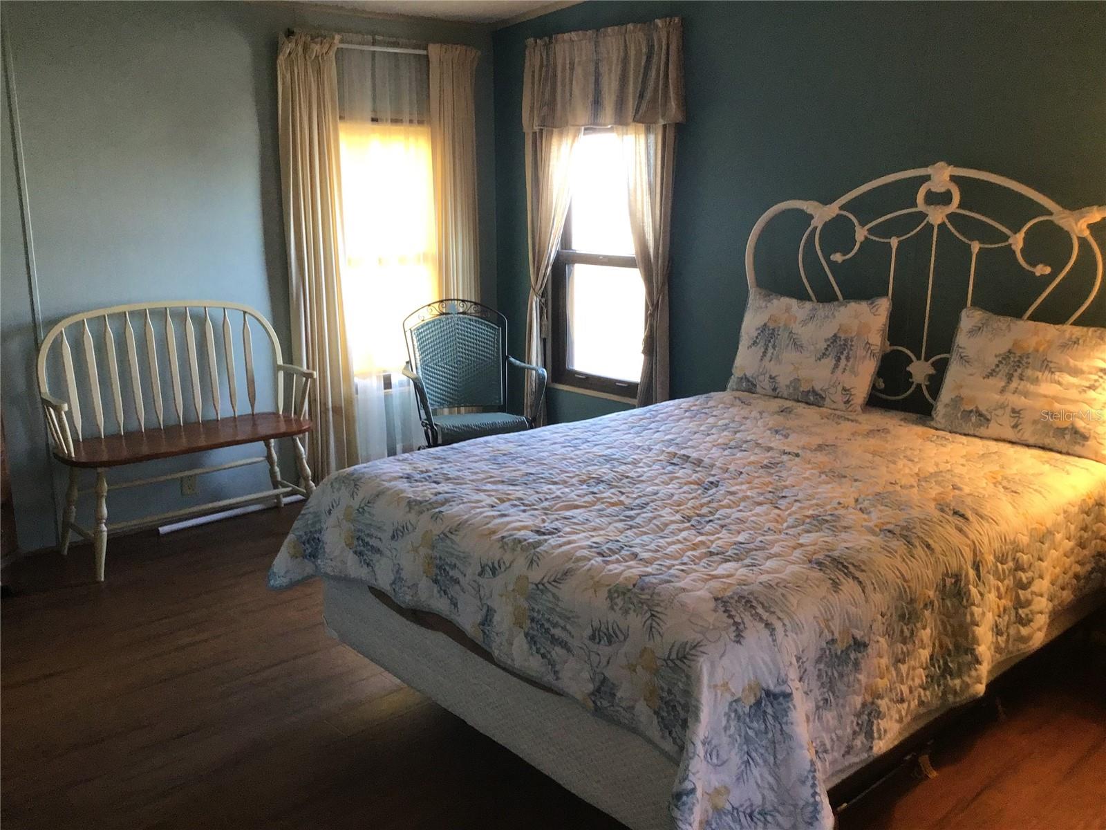 Image 9 of 16 For 6276 Oriole Boulevard