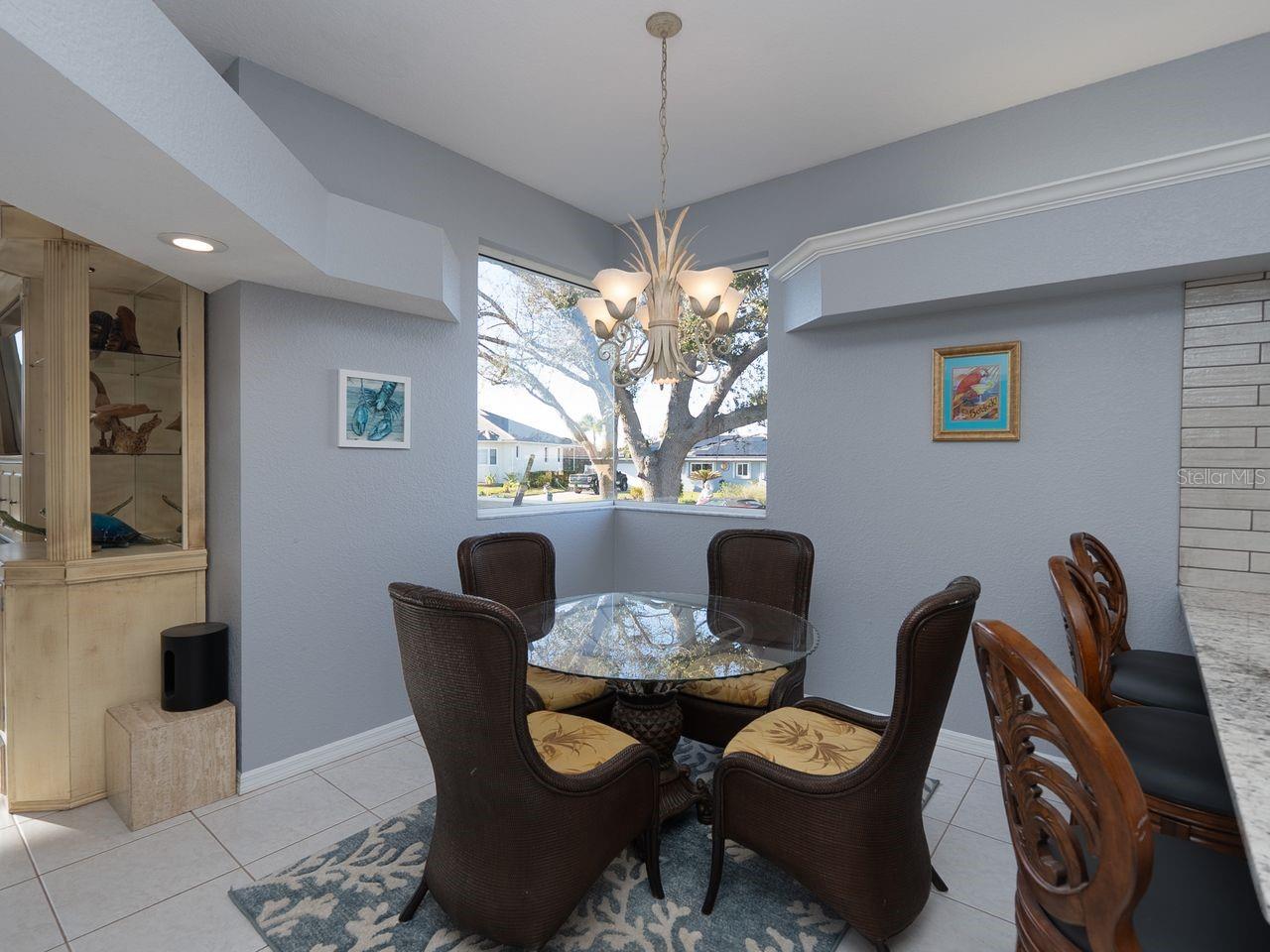 Image 4 of 60 For 25 Windsor Drive