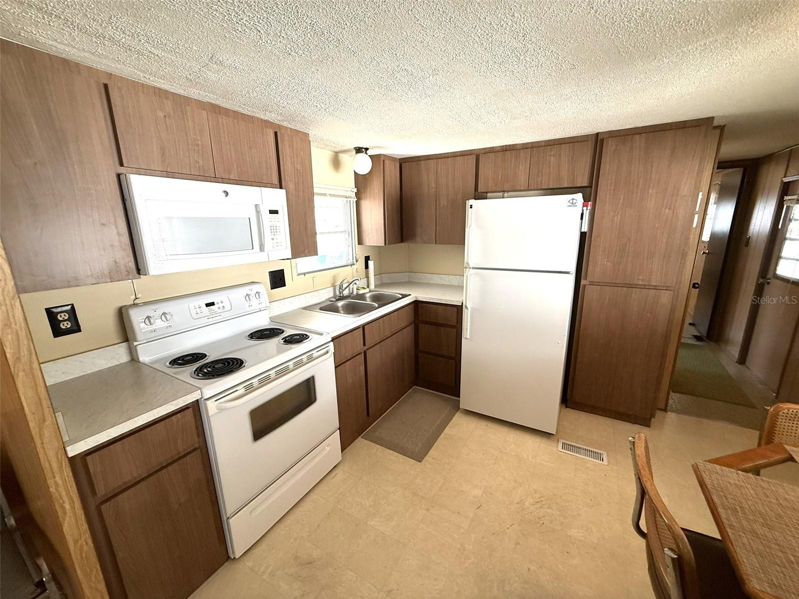 Image 12 of 42 For 212 Wolverine Avenue