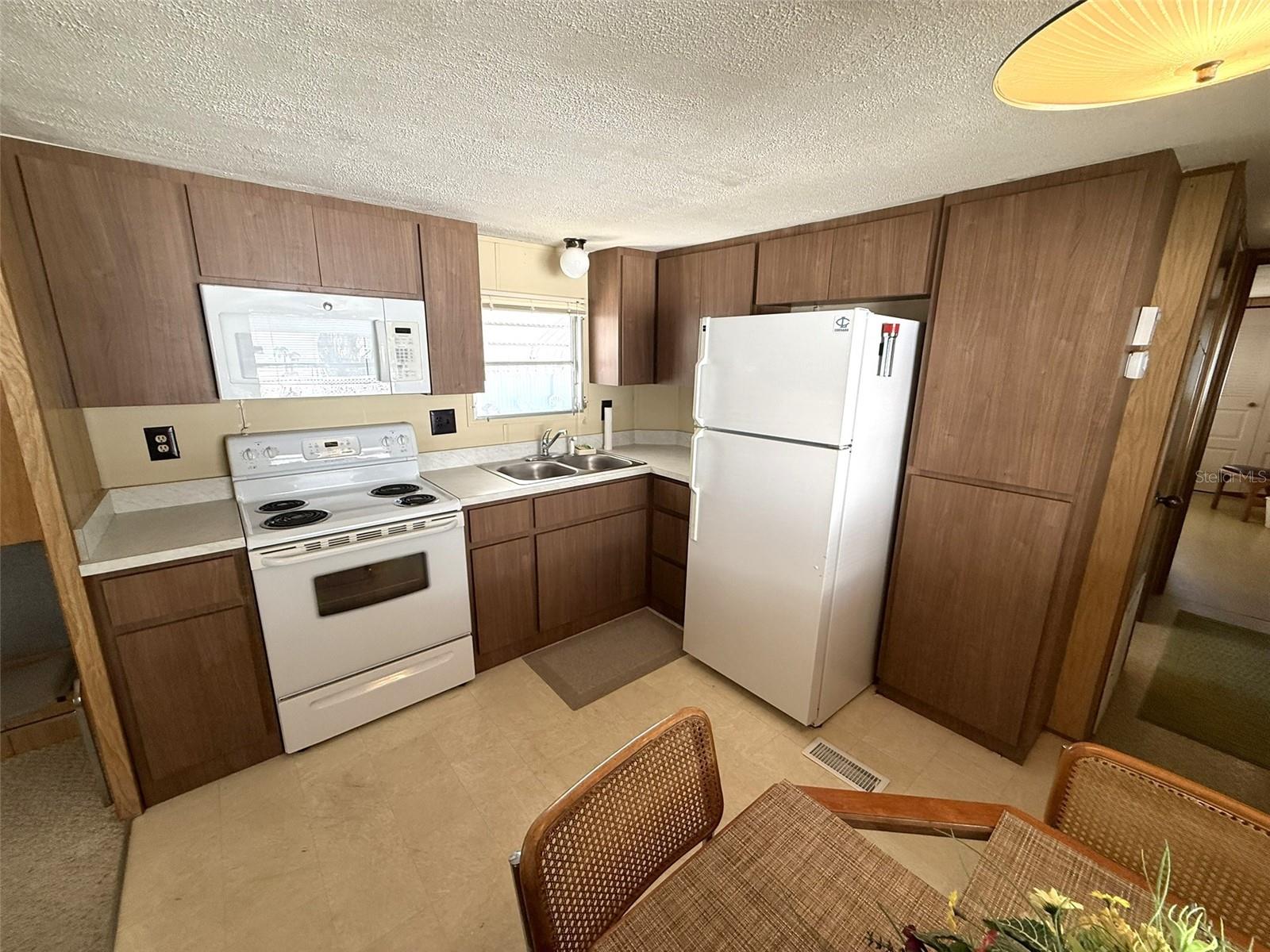 Image 15 of 42 For 212 Wolverine Avenue