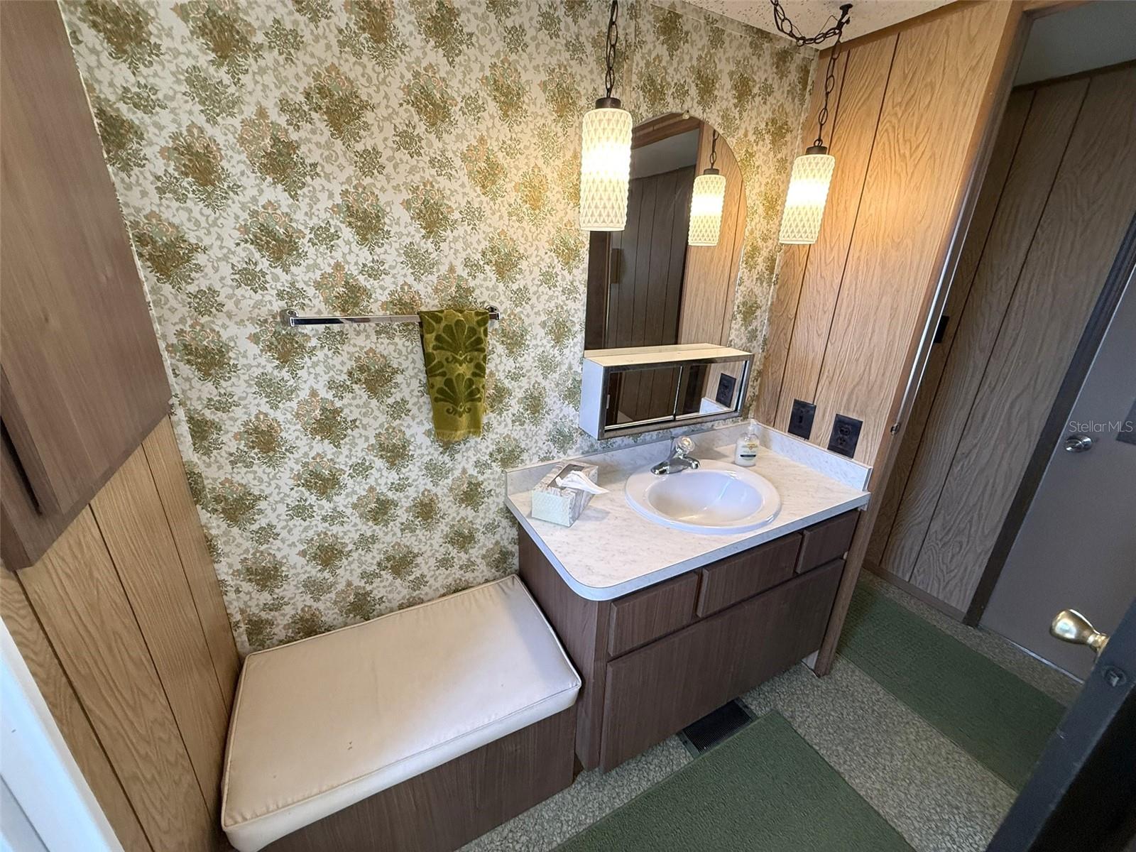 Image 17 of 42 For 212 Wolverine Avenue